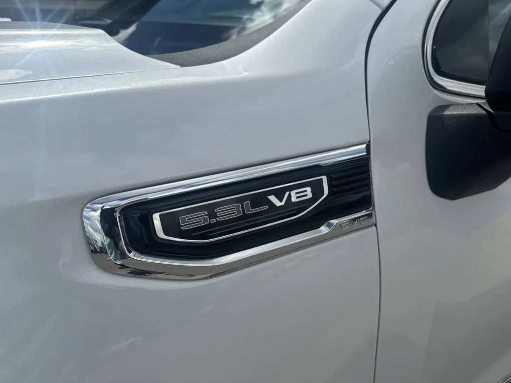 GMC Sierra photo 18