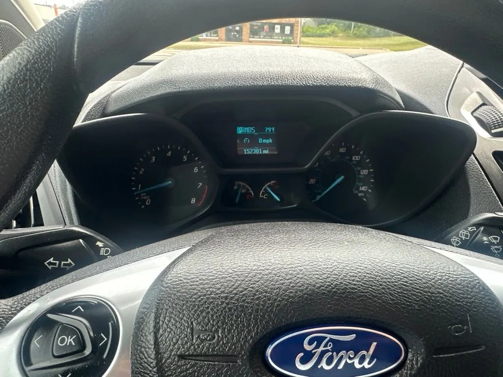 Ford Transit Connect photo 8