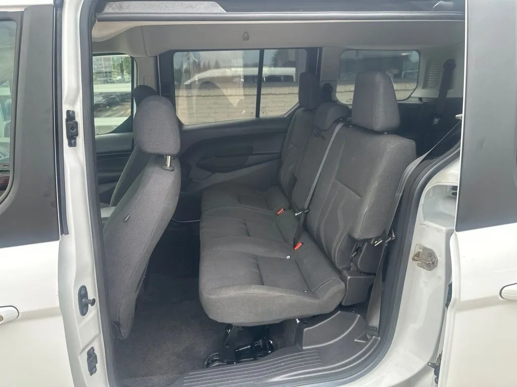 Ford Transit Connect photo 4