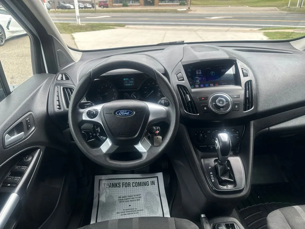 Ford Transit Connect photo 6