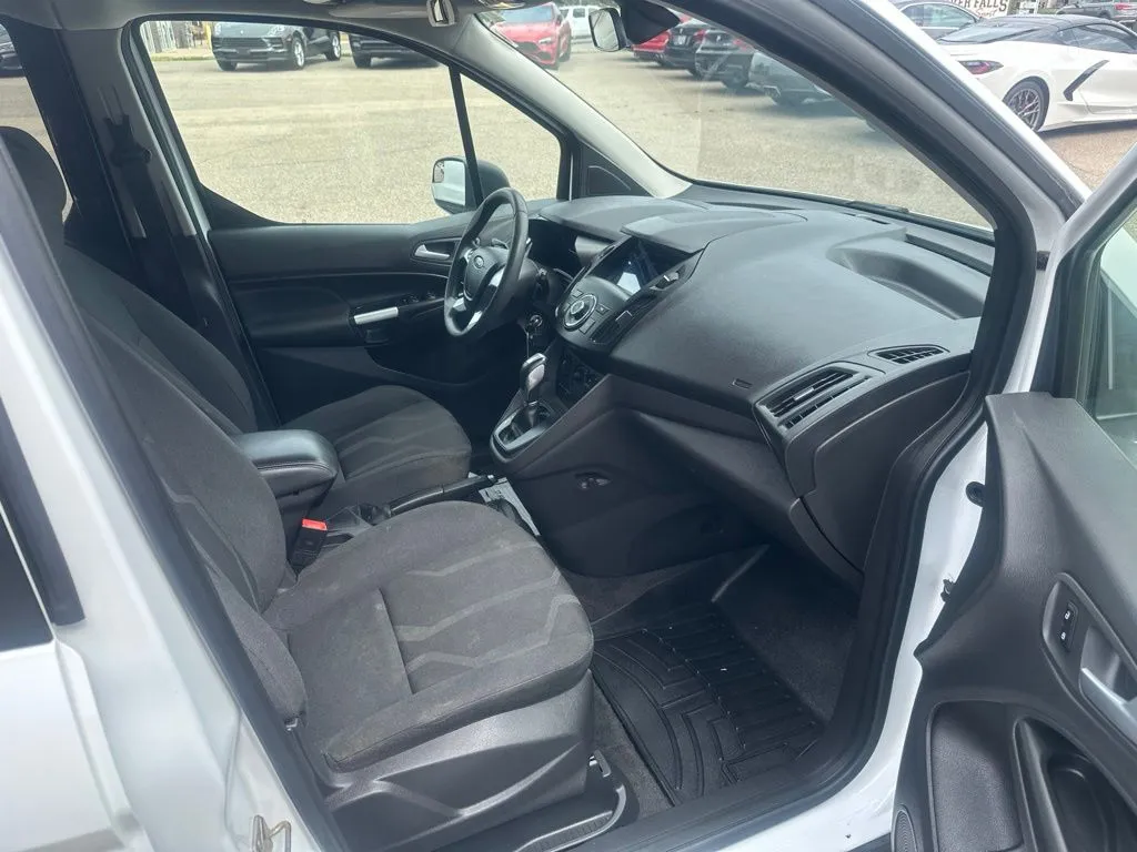 Ford Transit Connect photo 19