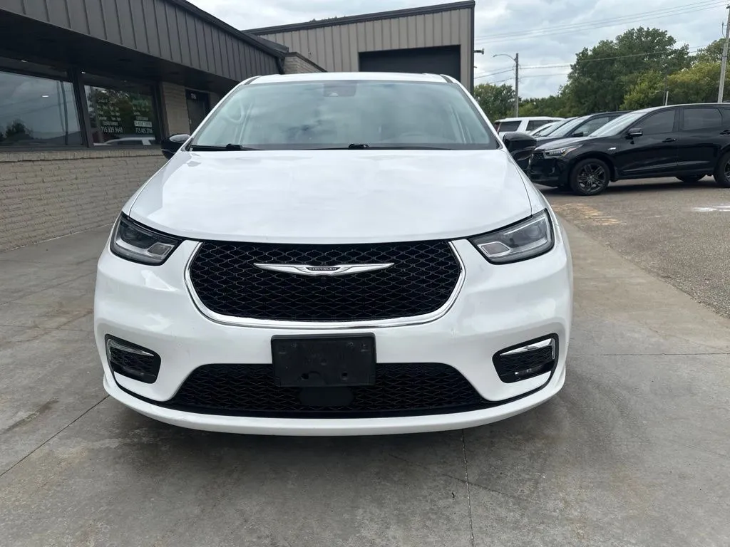 Chrysler Pacifica photo 19