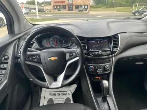 More photos of 2022 Chevrolet Trax LT at Somerset Sales and Leasing, WI