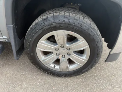More photos of 2017 GMC Sierra 1500 SLT at Somerset Sales and Leasing, WI
