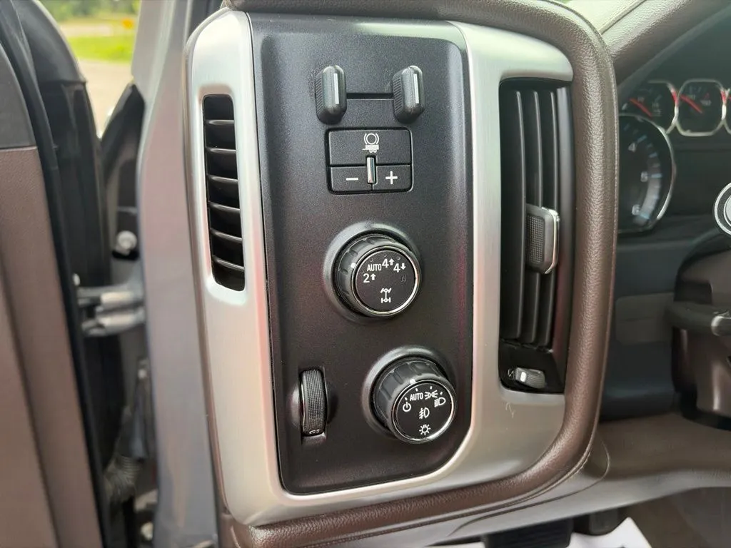 GMC Sierra photo 19