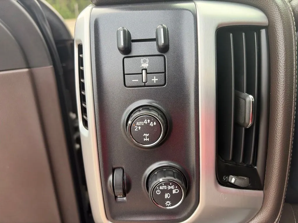 GMC Sierra photo 24