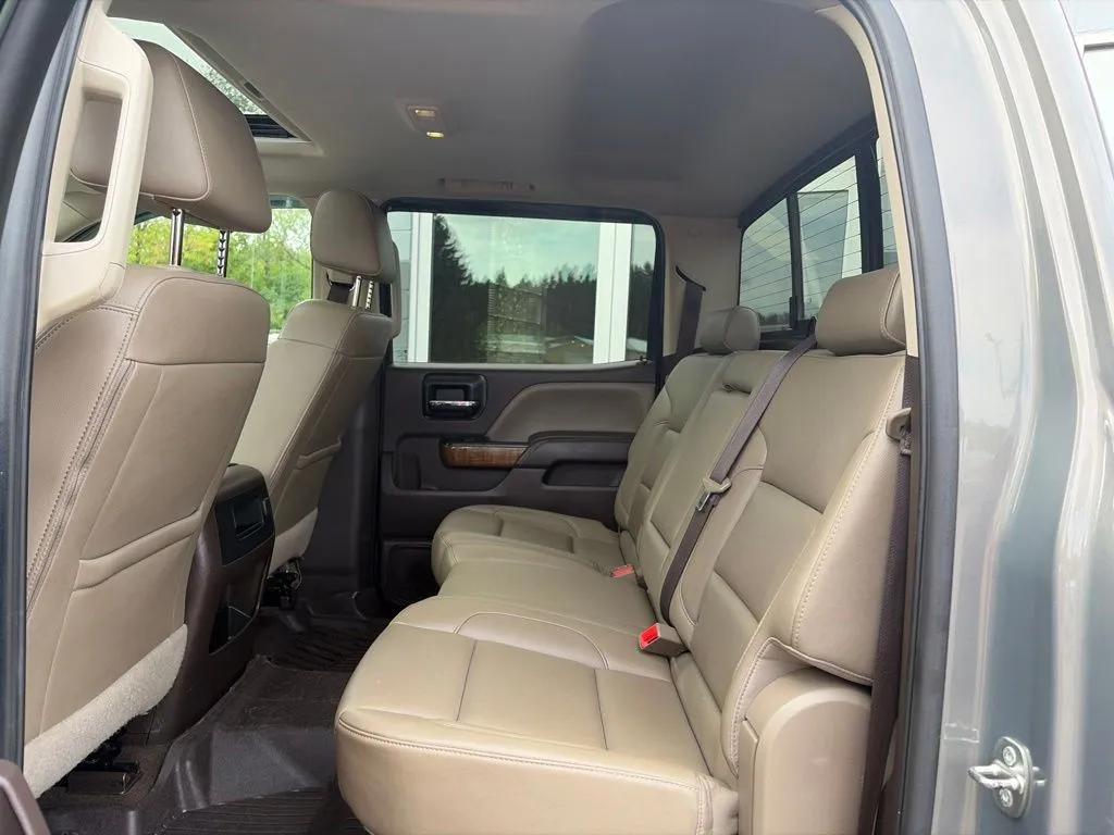 GMC Sierra photo 12