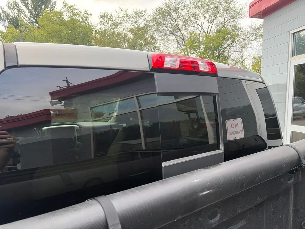 GMC Sierra photo 10