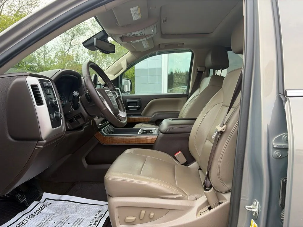 GMC Sierra photo 11