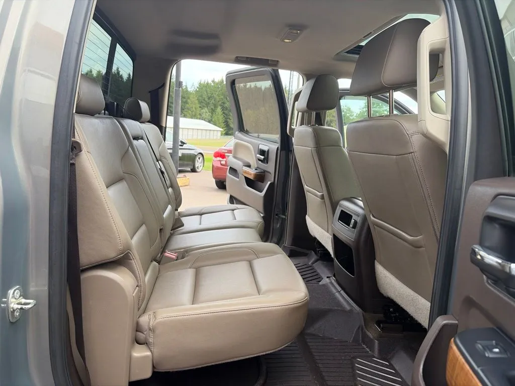 GMC Sierra photo 13