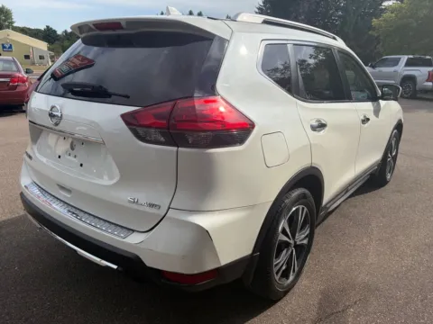 More photos of 2017 Nissan Rogue SL at Somerset Sales and Leasing, WI