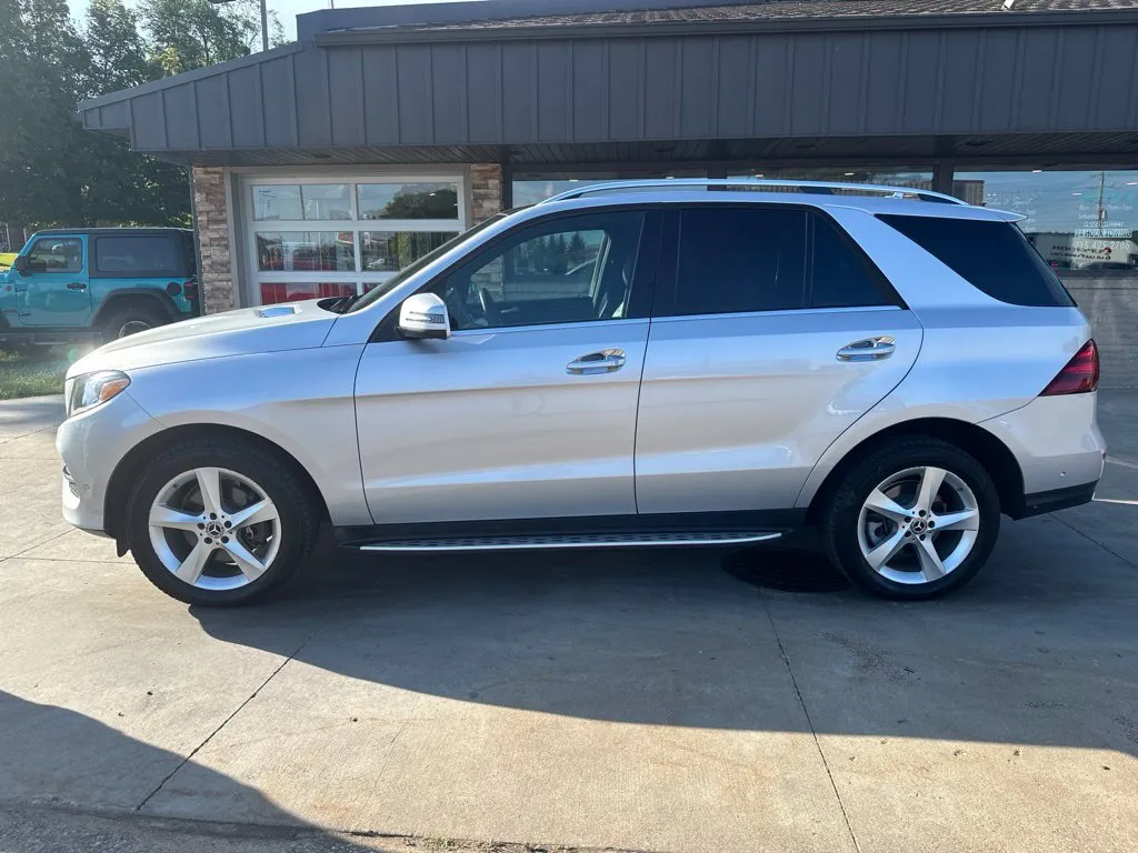 Mercedes-Benz GLE photo 19