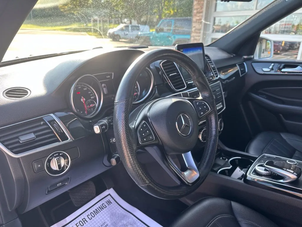 Mercedes-Benz GLE photo 6