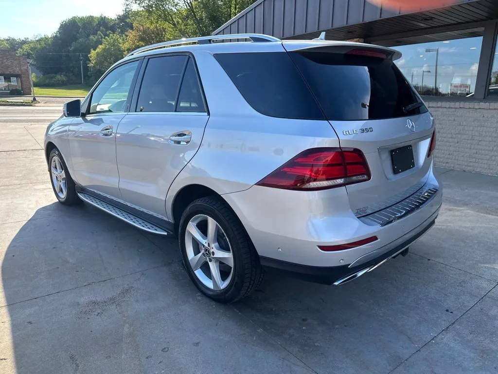 Mercedes-Benz GLE photo 26