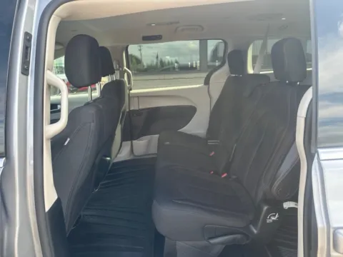 More photos of 2017 Chrysler Pacifica Touring at Somerset Sales and Leasing, WI