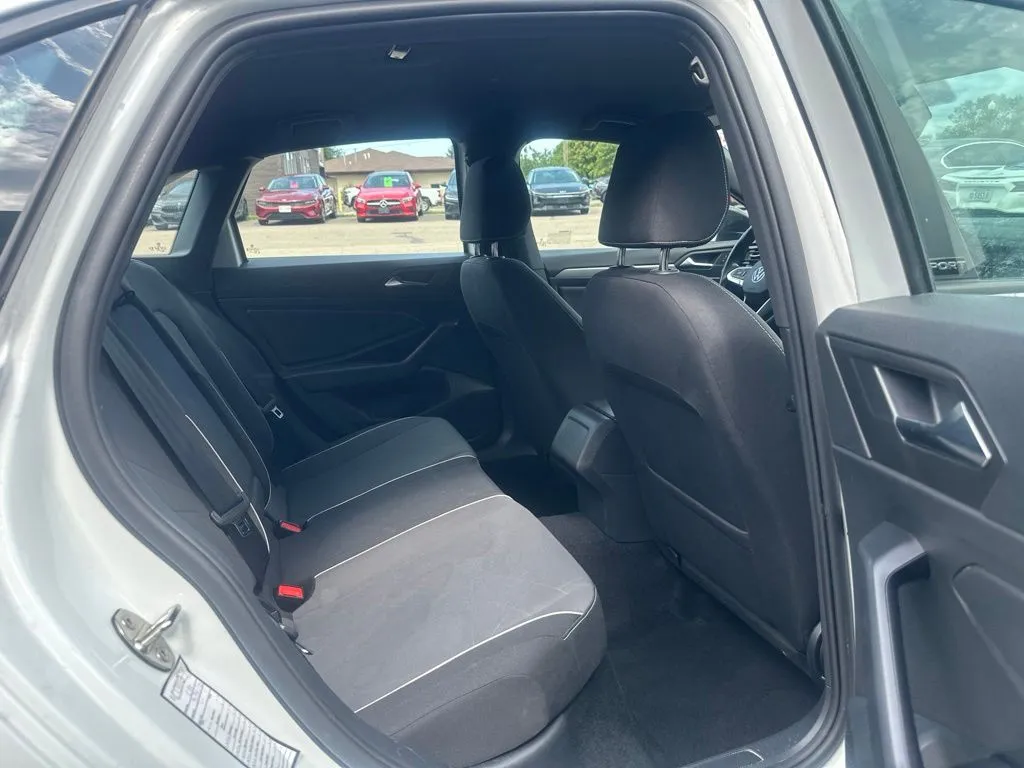 Volkswagen Jetta photo 21