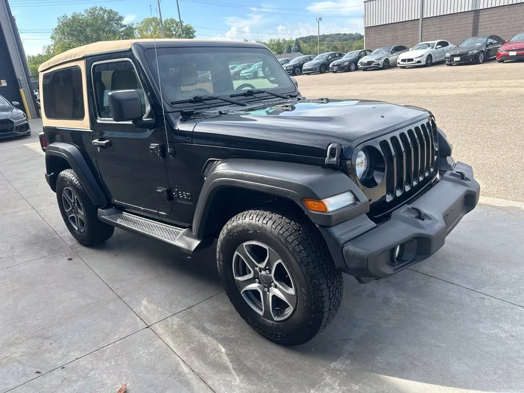 Jeep Wrangler photo 18