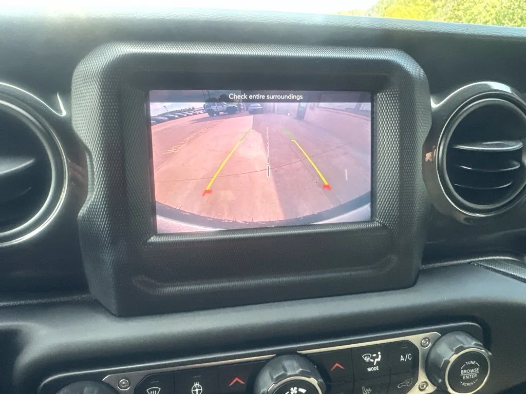 Jeep Wrangler photo 13
