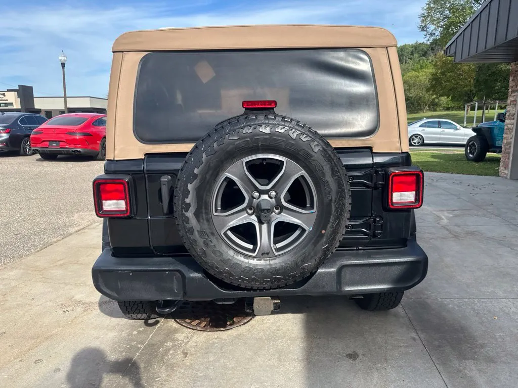 Jeep Wrangler photo 20