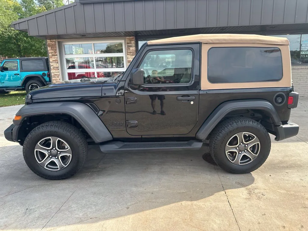 Jeep Wrangler photo 14