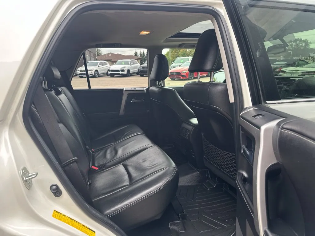 Toyota 4Runner photo 20