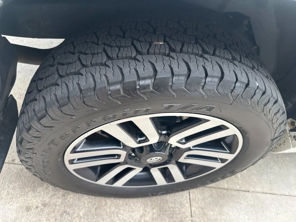 Toyota 4Runner photo 22