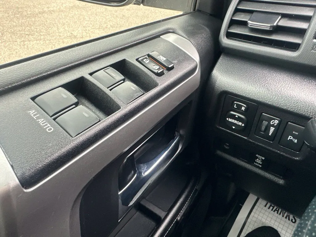 Toyota 4Runner photo 12