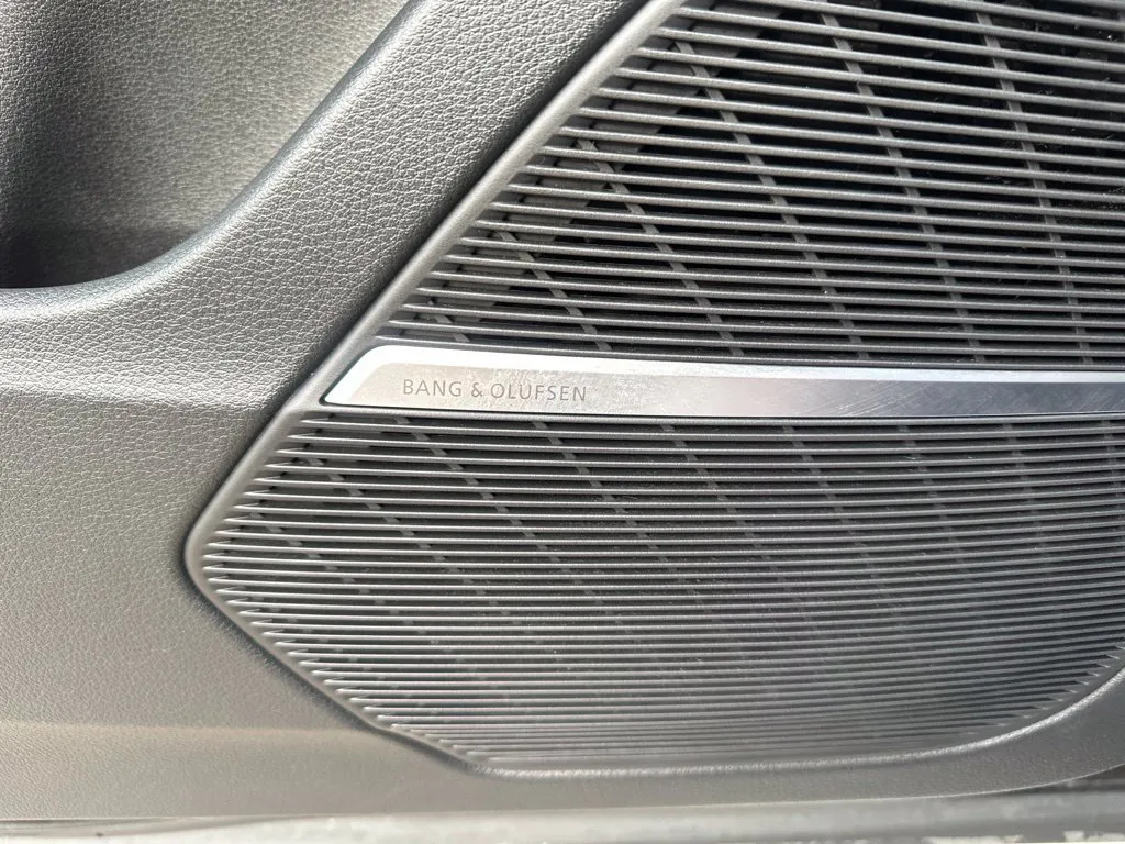 Audi Q8 photo 15
