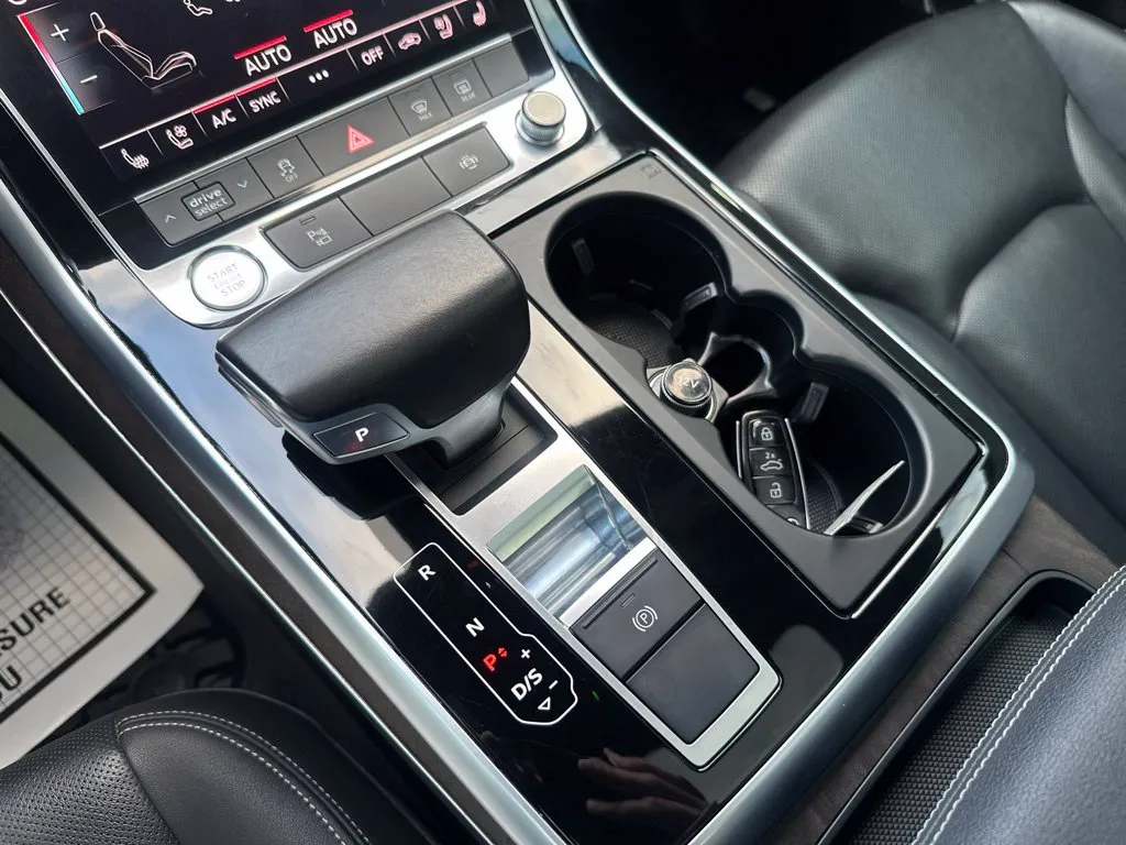 Audi Q8 photo 9