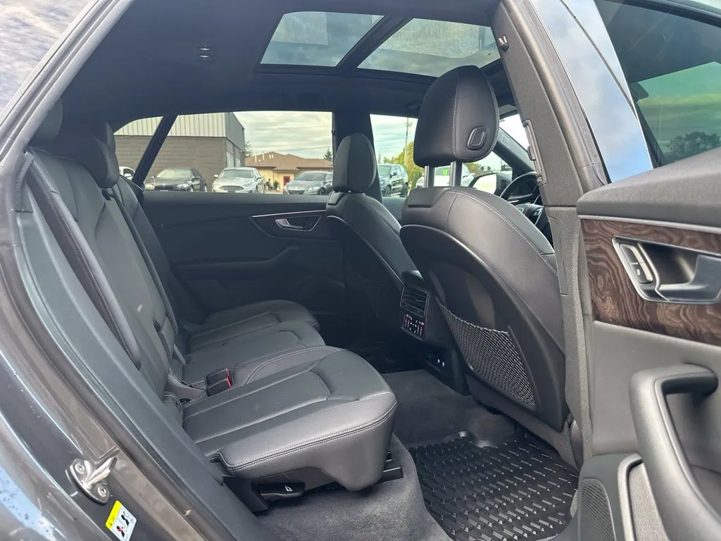 Audi Q8 photo 22