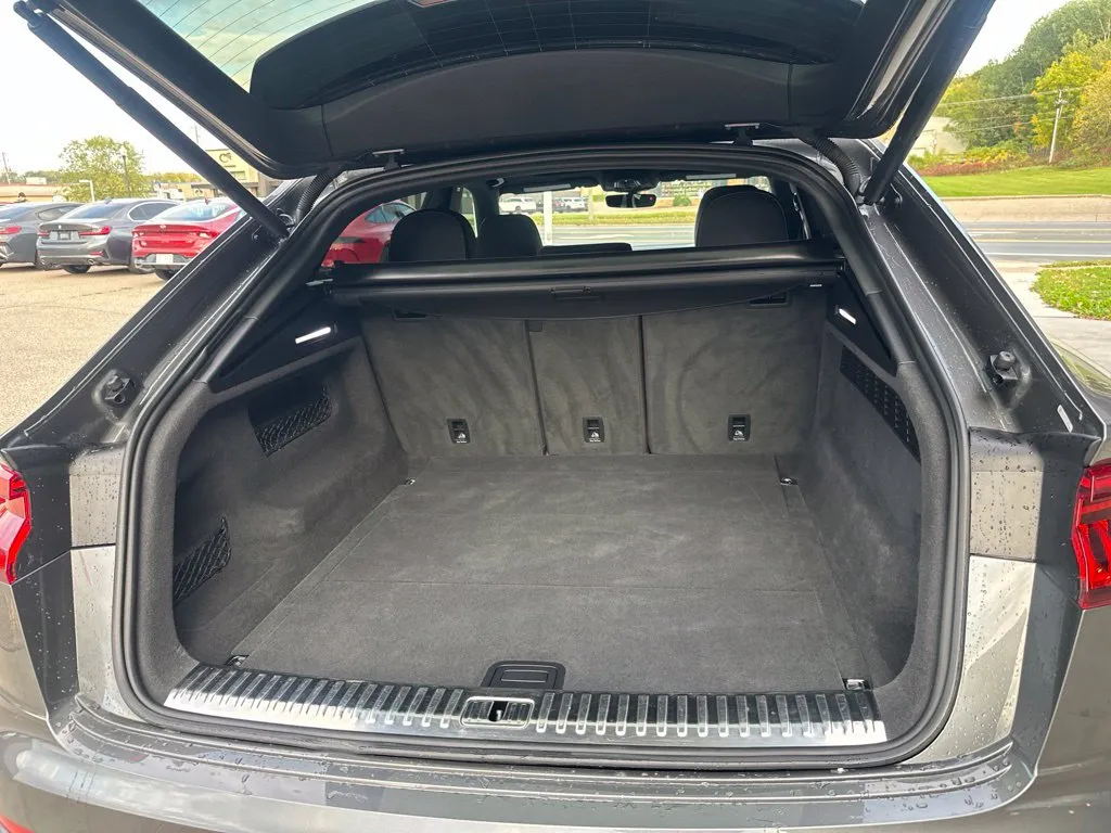 Audi Q8 photo 27