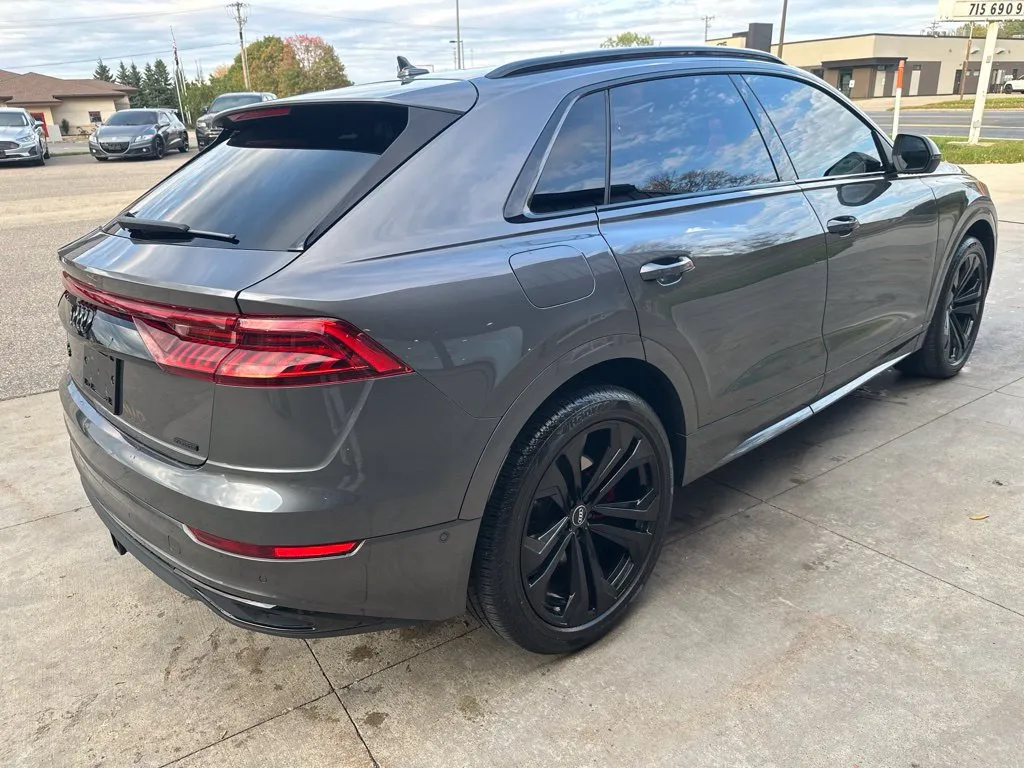 Audi Q8 photo 2
