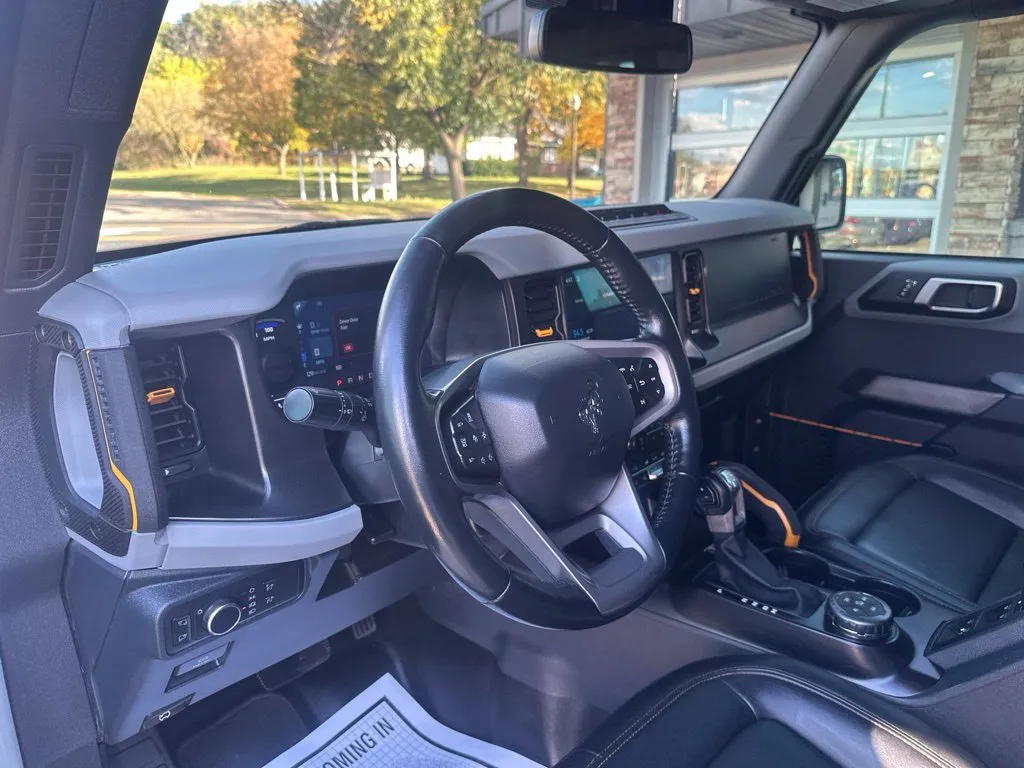 Ford Bronco photo 6