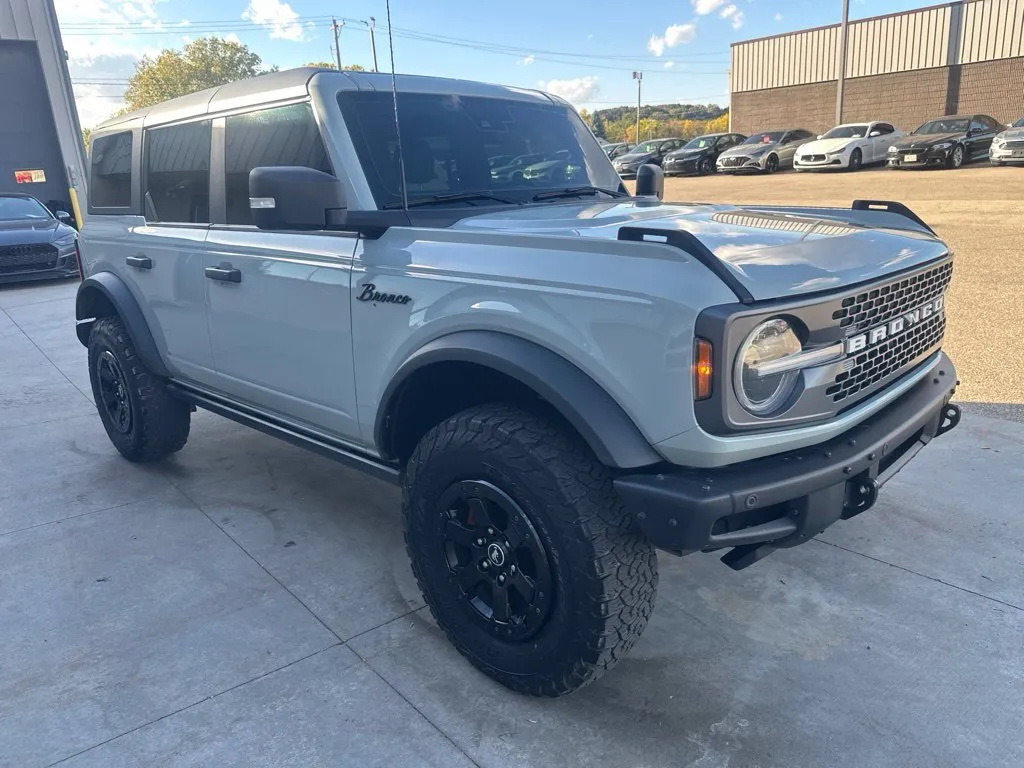 Ford Bronco photo 20