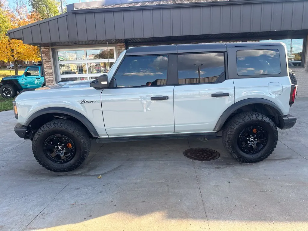 Ford Bronco photo 18