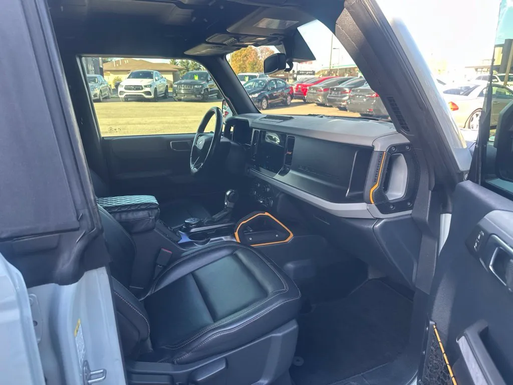 Ford Bronco photo 23