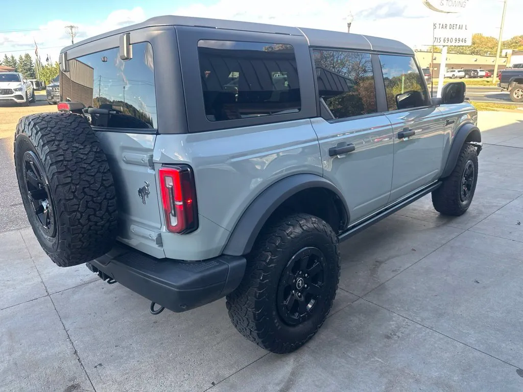 Ford Bronco photo 2