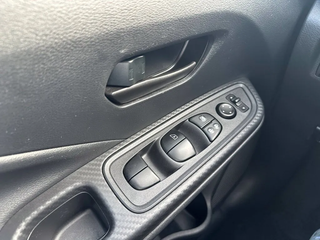 Nissan Versa photo 13