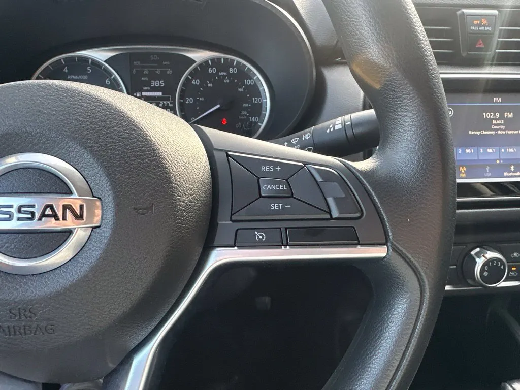 Nissan Versa photo 10