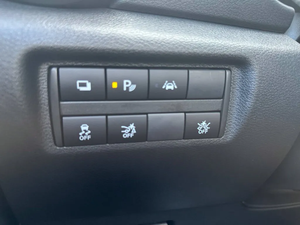 Nissan Versa photo 12