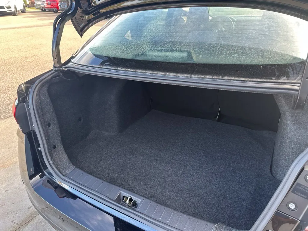 Nissan Versa photo 25