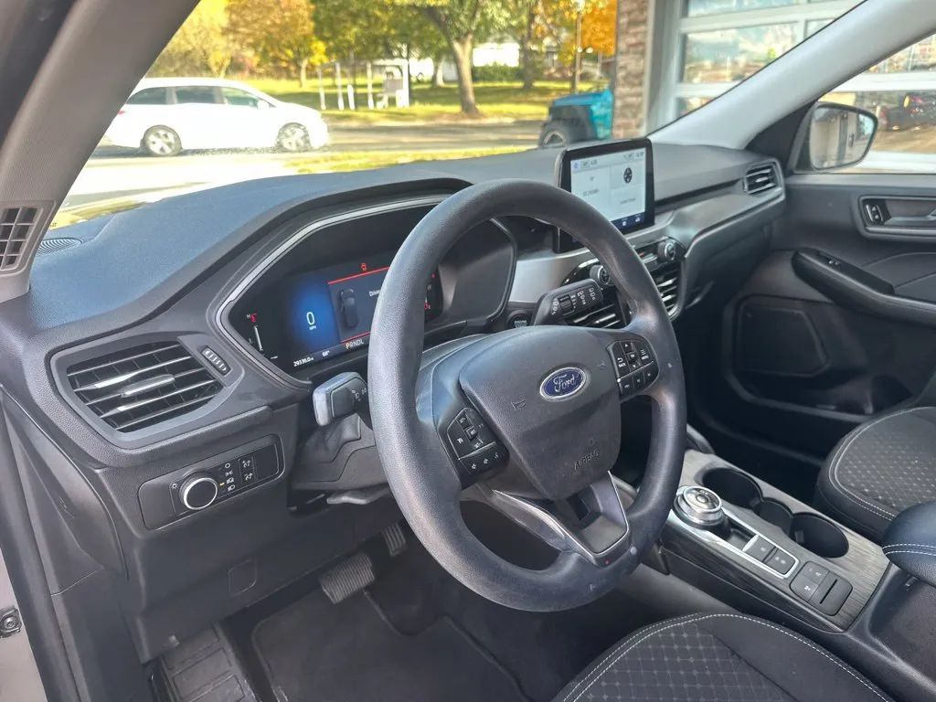 Ford Escape photo 6