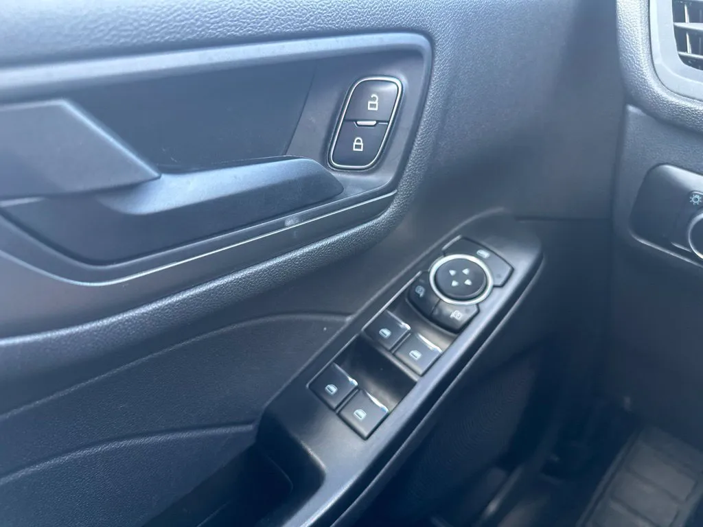 Ford Escape photo 12