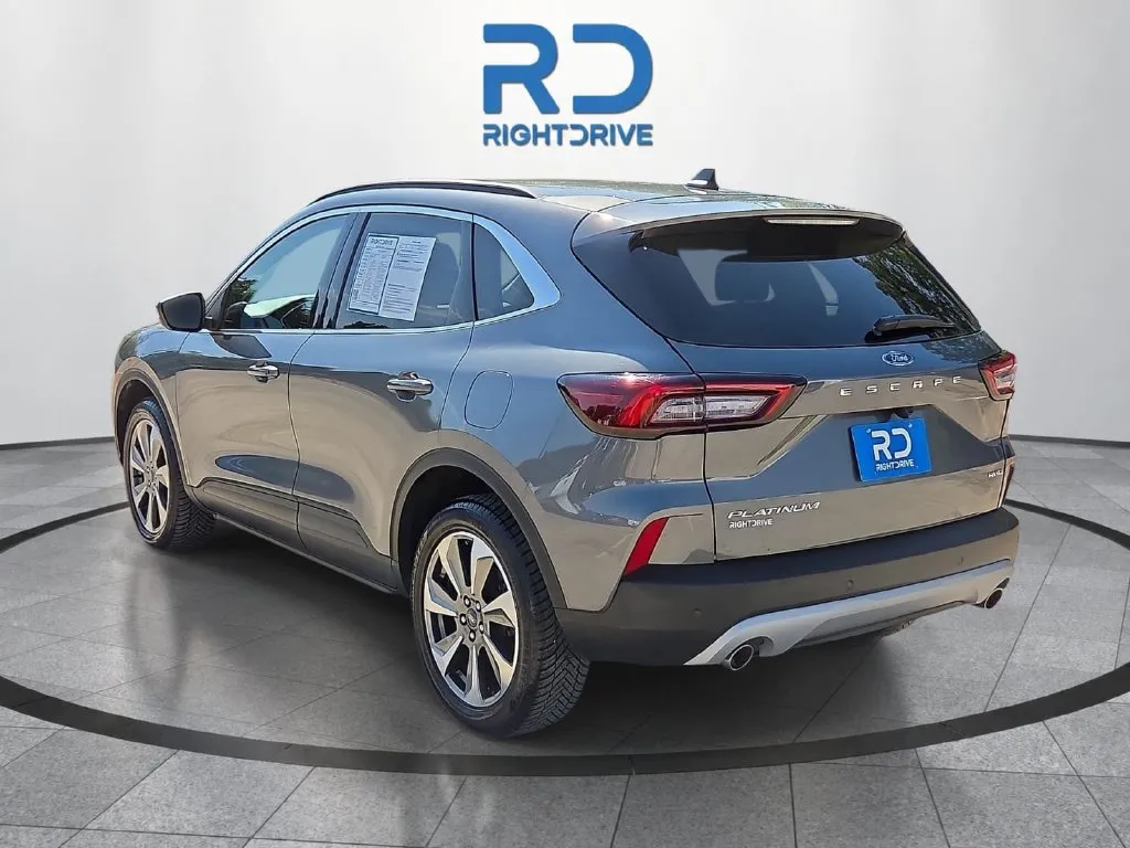 2025 Ford Escape Platinum thumbnail 4