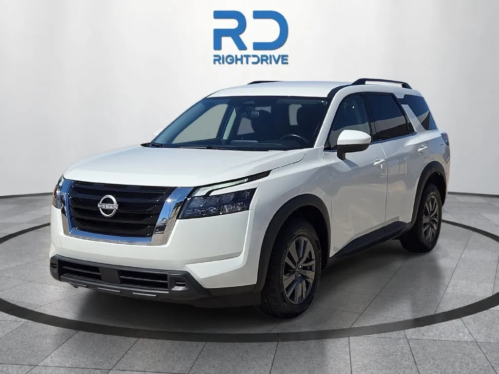 2025 Nissan Pathfinder SV thumbnail 6