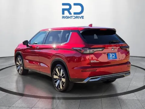 More photos of 2025 Mitsubishi Outlander SE at RightDrive Fort Worth, TX