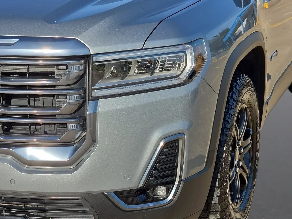 2023 GMC Acadia AT4 thumbnail 8
