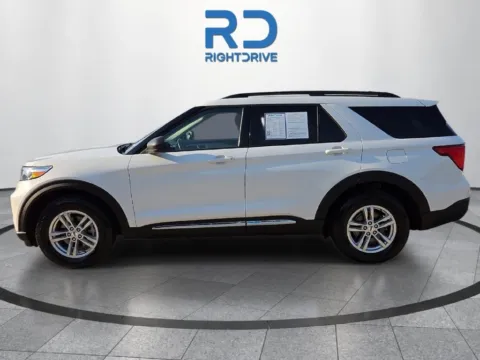 More photos of 2023 Ford Explorer XLT at RightDrive Fort Worth, TX