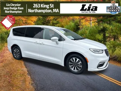 White 2022 Chrysler Pacifica Hybrid Touring L for sale in Northampton, MA