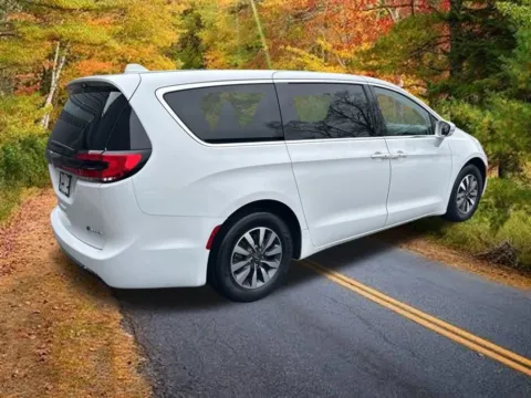 More photos of 2022 Chrysler Pacifica Hybrid Touring L at Lia Chrysler Jeep Dodge Ram Northampton, MA